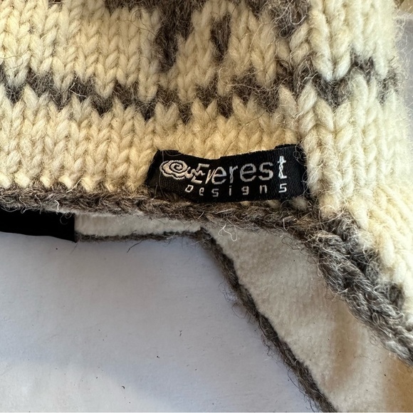 Everest Designs of Nepal Wool w Ear Flaps Hat - Picture 5 of 10